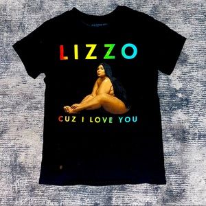 Lizzo shirt size: S